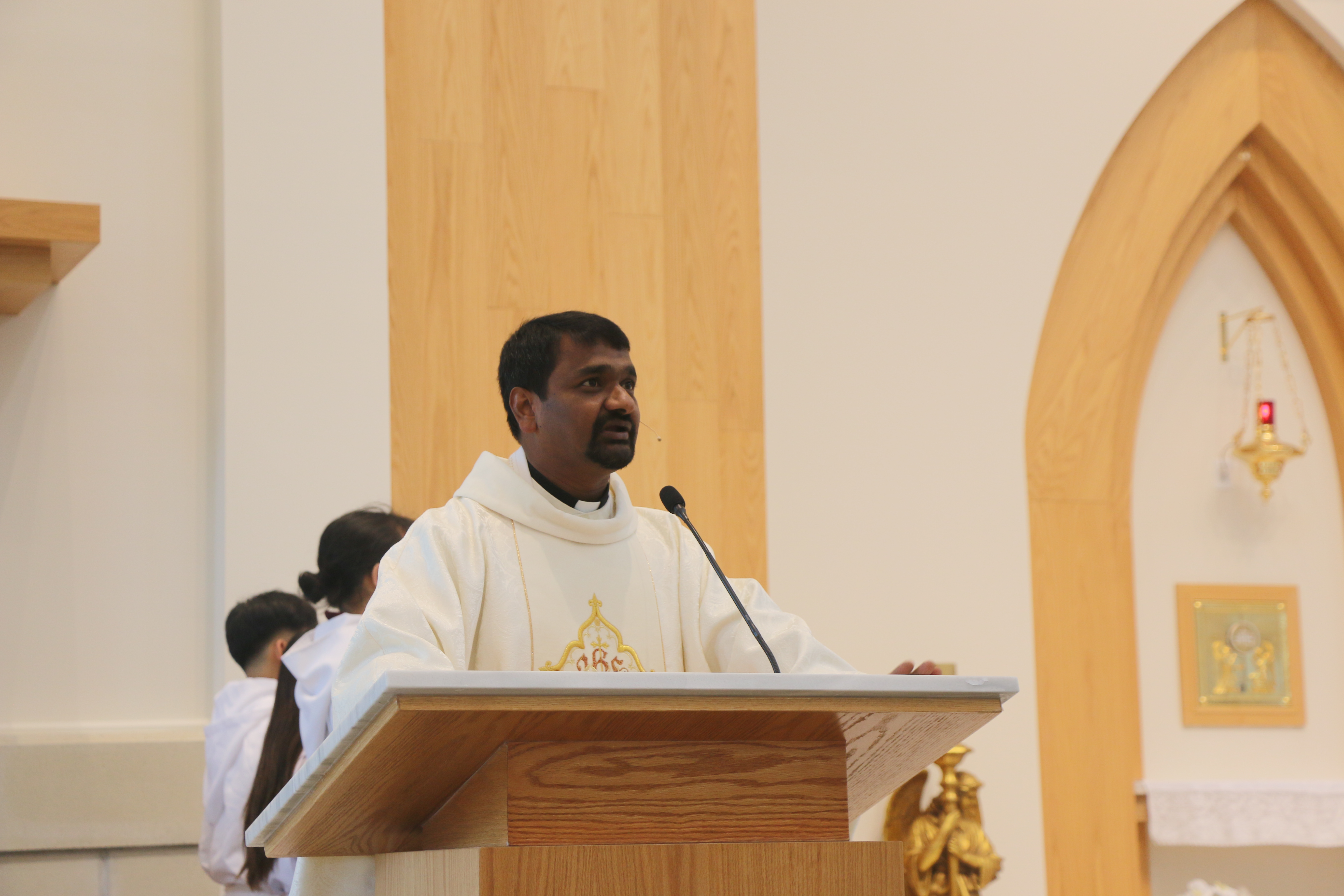 Fr.Ravi Speaking Ambo